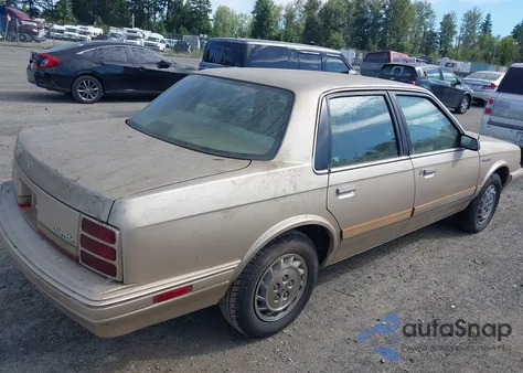 1994 Oldsmobile Cutlass Ciera S z USA, uszkodzony, nr VIN 1G3AG5545R6388393